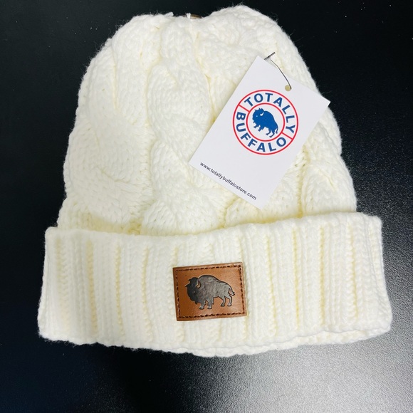 Women's Faux Fur Pom Pom Knitted Slouchy Beanie Hat with Leather Buffalo Logo - Picture 3 of 3